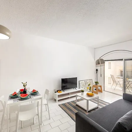 O2 Seaside Apartment